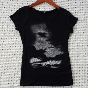 🤑 3 for $15 H&M graphic tee